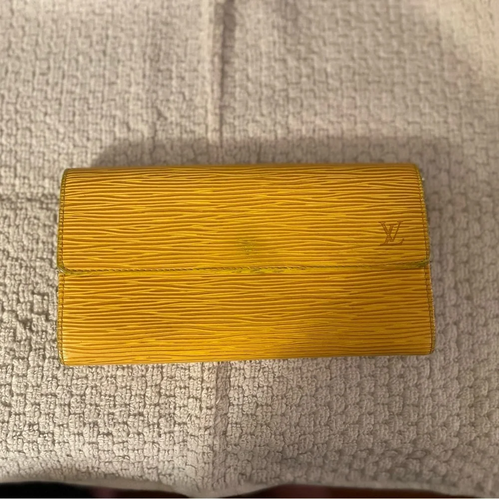 Louis Vuitton Epi Long Wallet